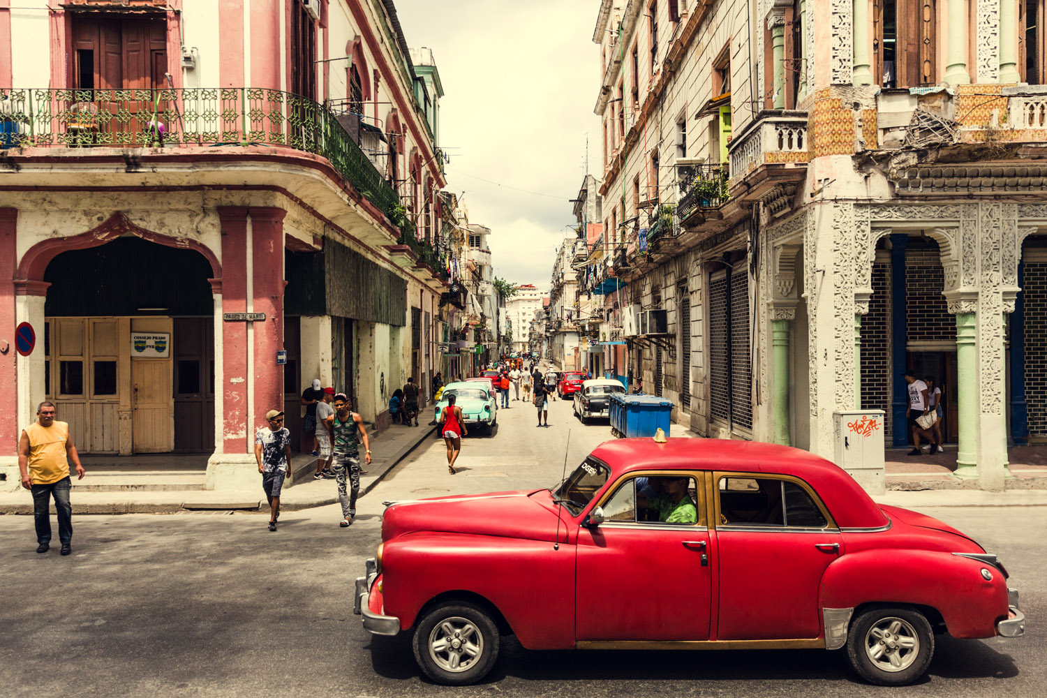 Red car in Havana